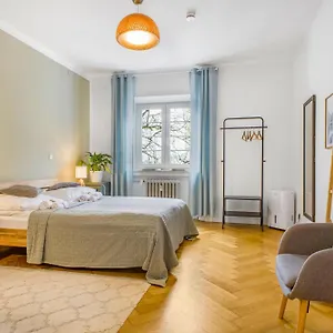 Apartment Faway: Nähe Audi&bhf - Parken - Küche - Netflix
